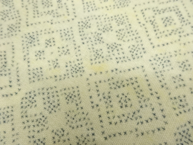  アンティーク　菱に十字模様　着尺反物